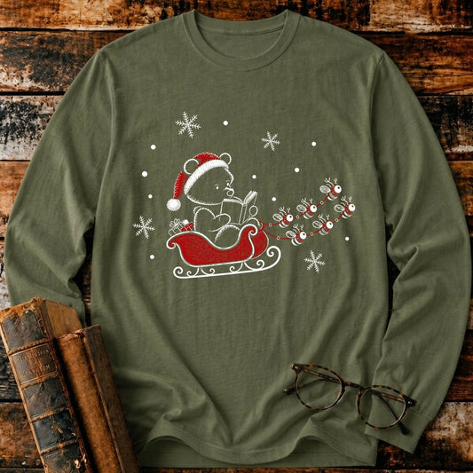 Classic Pooh Santan Reading Long Sleeve T-Shirt - BookMuseClub