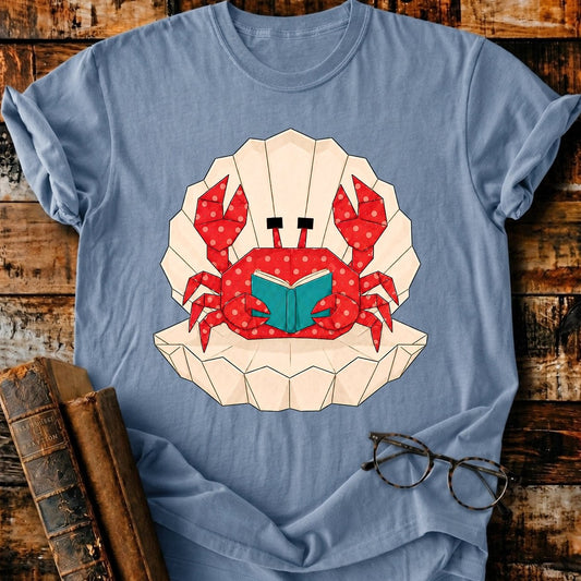 Crab Reading T-Shirt - BookMuseClub