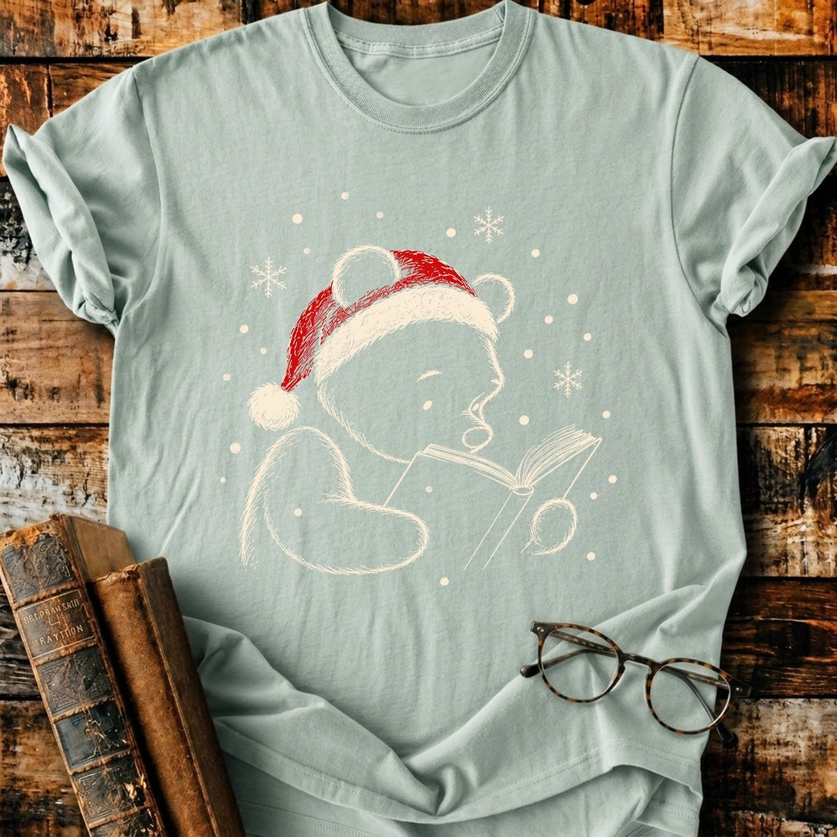 Pooh Reading Christmas T-Shirt - BookMuseClub
