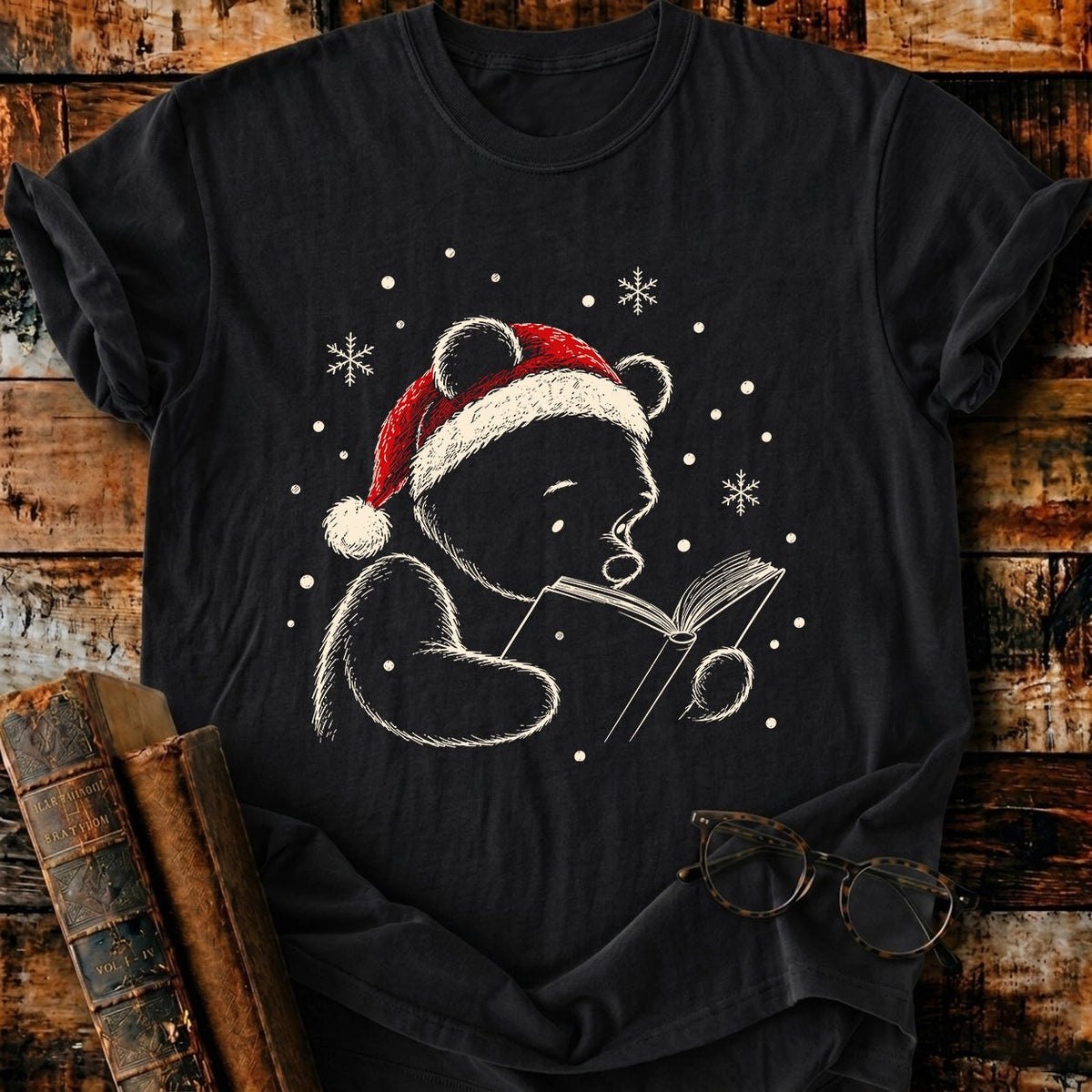 Pooh Reading Christmas T-Shirt - BookMuseClub