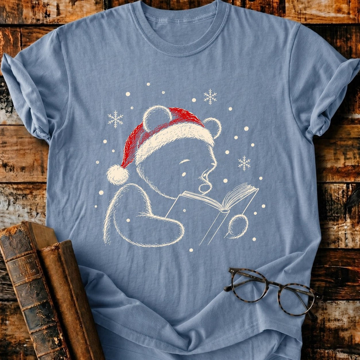 Pooh Reading Christmas T-Shirt - BookMuseClub