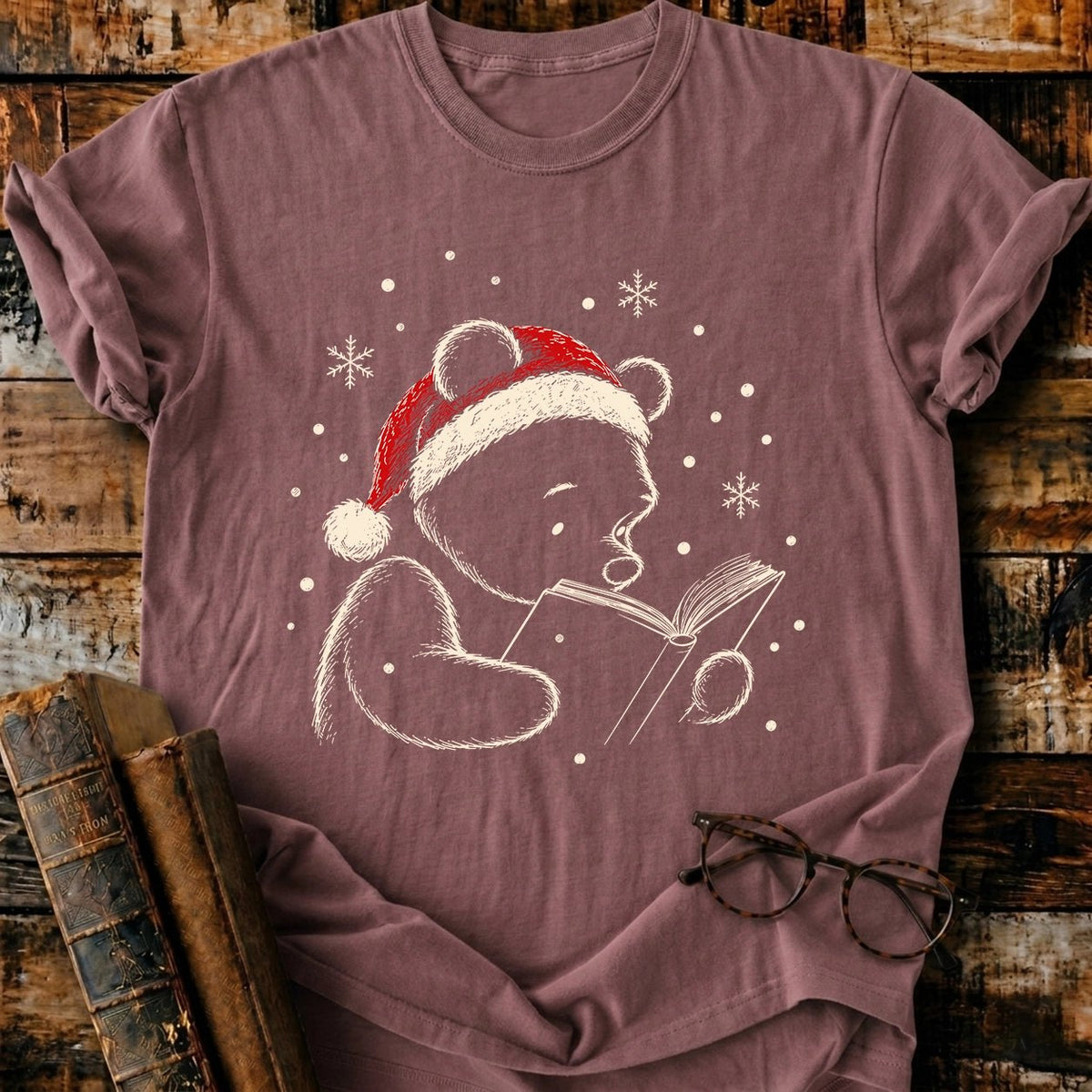 Pooh Reading Christmas T-Shirt - BookMuseClub