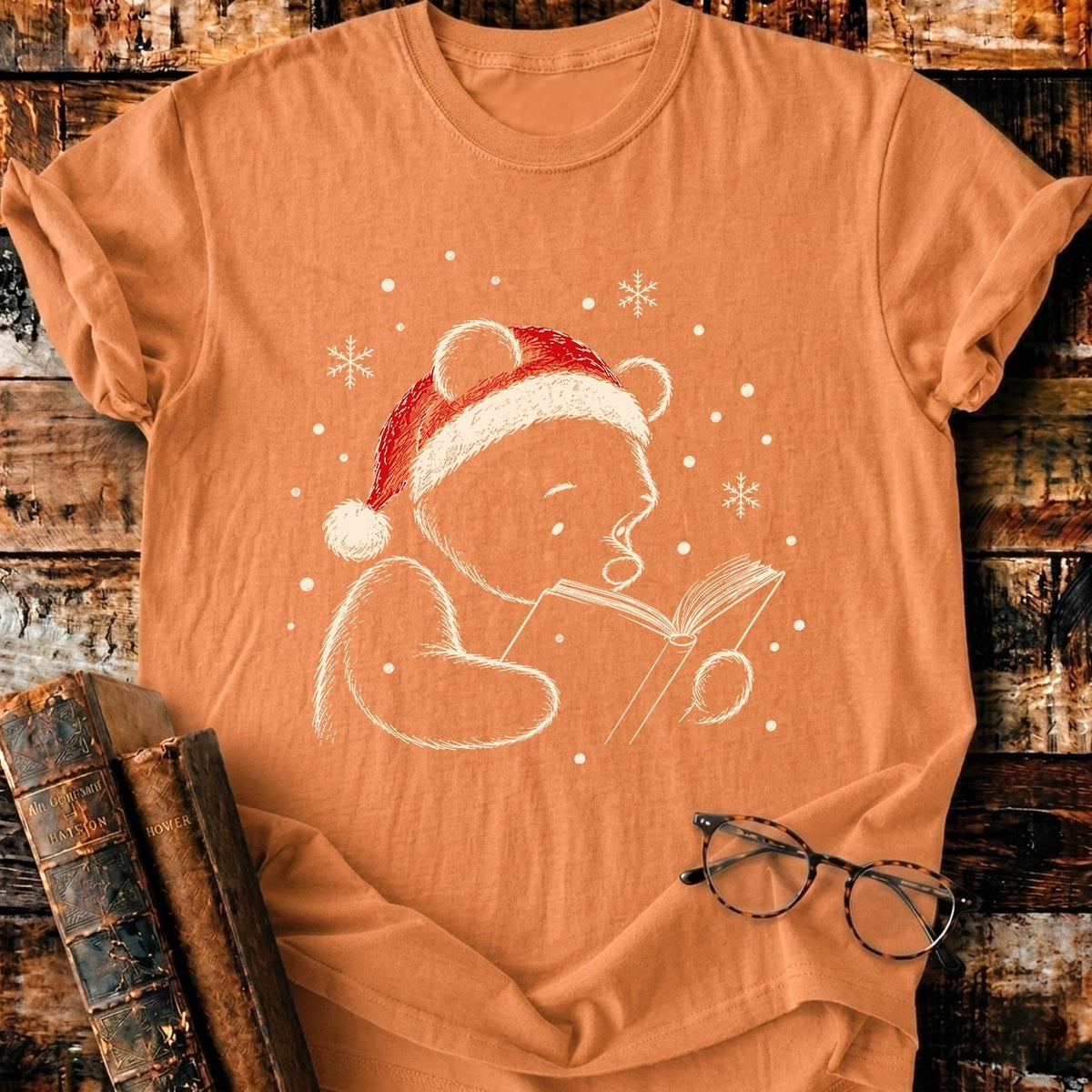 Pooh Reading Christmas T-Shirt - BookMuseClub