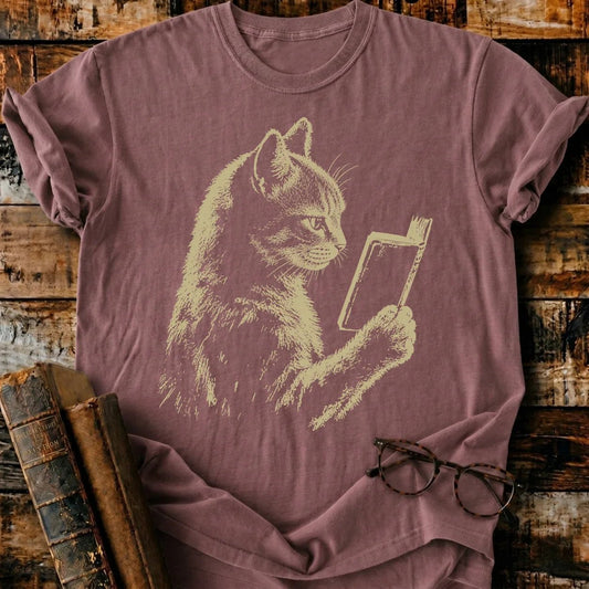 Vintage Cat Reader T-Shirt - BookMuseClub